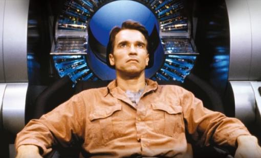 Arnold Scharwzenegger dans Total Recall de Paul Verhoeven